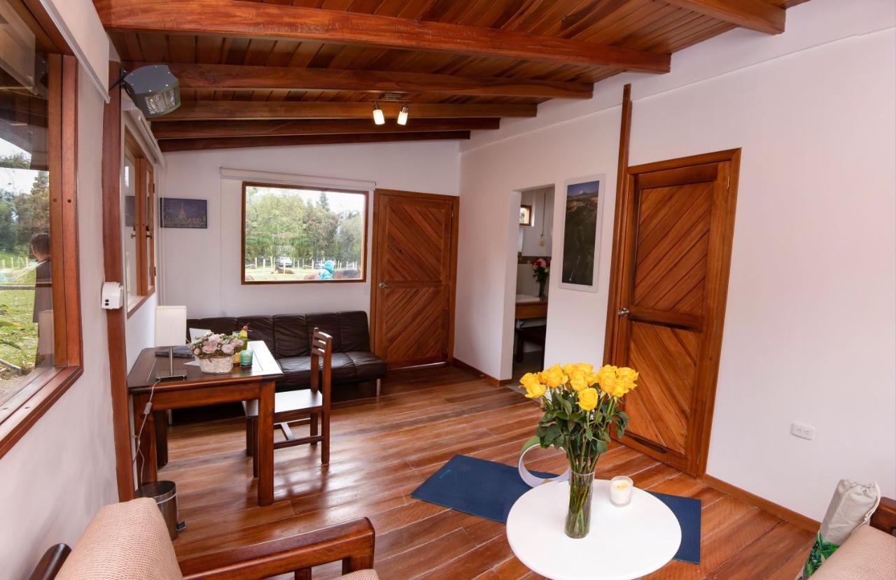 Hosteria Papagayo Cotopaxi Machachi Exterior photo